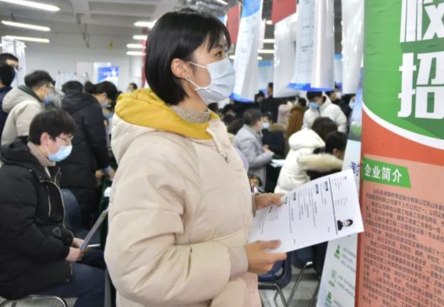 加强安全教育及时发布虚假招聘求职诈骗等典型案例增强风险防范 加强安全教育及时发布虚假招聘求职诈骗等典型案例增强风险防范